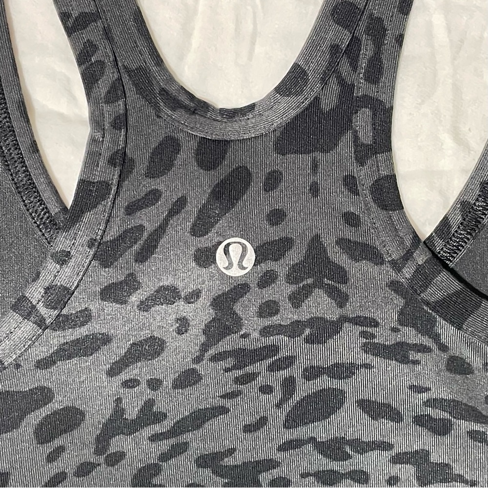 LULULEMON Cool Racerback II Nulu, size 8